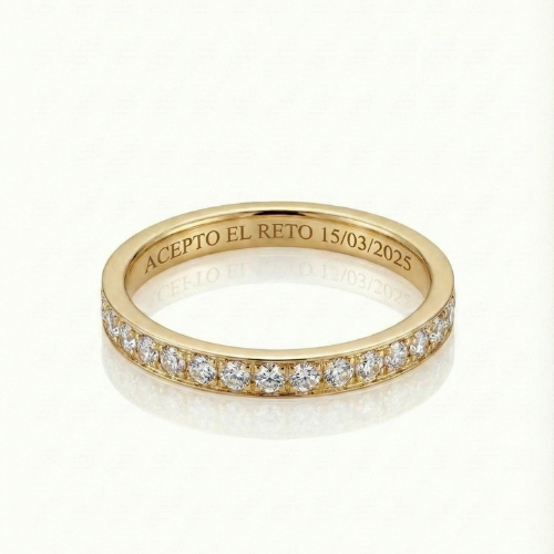 Argolla Con Medio Cintillo de Diamante