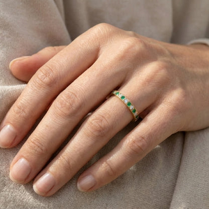 Media argolla diamante y esmeralda